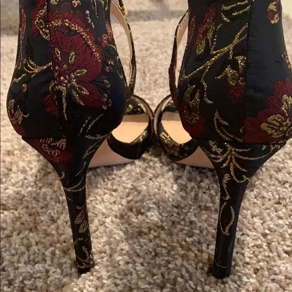 Antonio Melani Ankle Tie Heels size 9 New - Picture 7 of 11